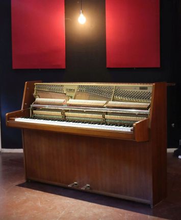 Feurich Klavier